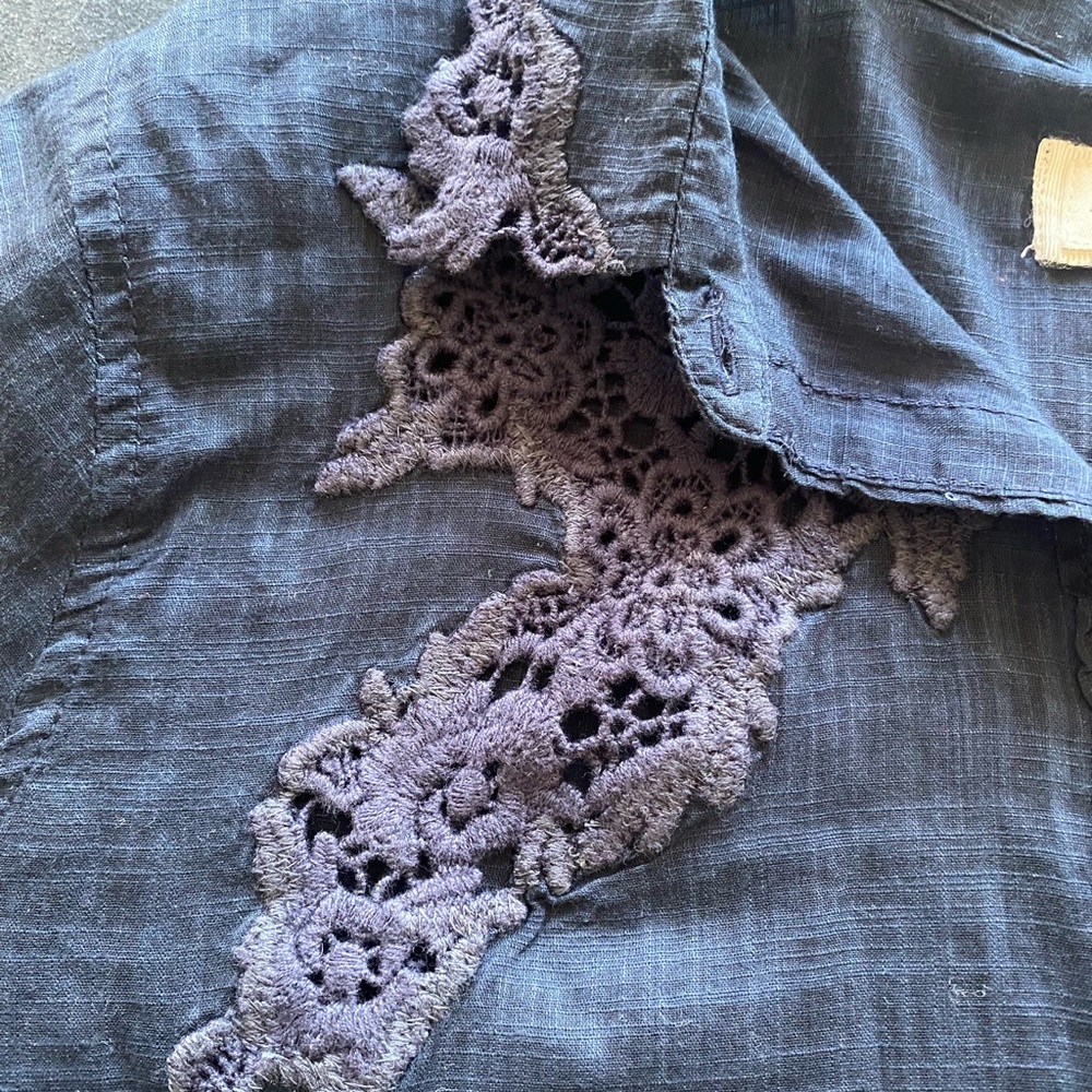 Blue cotton Abercrombie lace detail blouse Medium